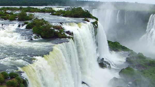 </BR>Maker: FUJIFILM</BR>Model: FinePix REAL 3D W3</BR>Exposure Time: 1/420s</BR>F-stop: f/5</BR>ISO: 100</BR>Focal Length: 7mm