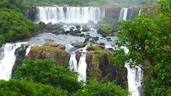 </BR>Maker: FUJIFILM</BR>Model: FinePix REAL 3D W3</BR>Exposure Time: 1/220s</BR>F-stop: f/5</BR>ISO: 100</BR>Focal Length: 7mm